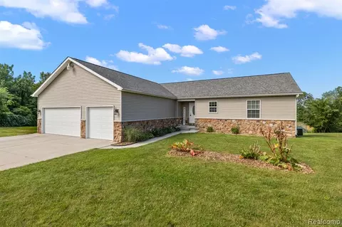 3902 Mio Dr, Lake Orion, MI 48359