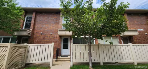 32659 5 Mile Rd, Livonia, MI 48154
