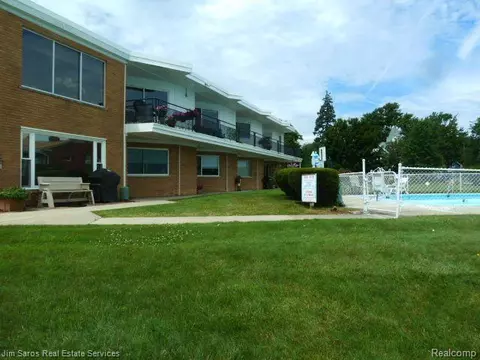 444 N Main St #214, Marine City, MI 48039