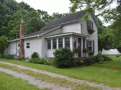 309 S Maple St, Webberville, MI 48892