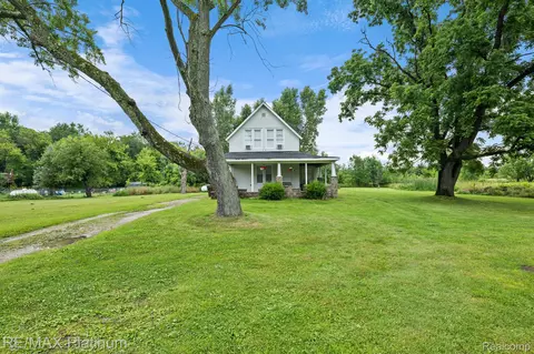 5900 Layton Rd, Howell, MI 48836
