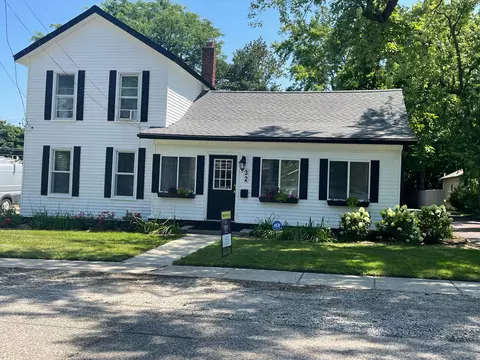 32 East St, Oxford, MI 48371