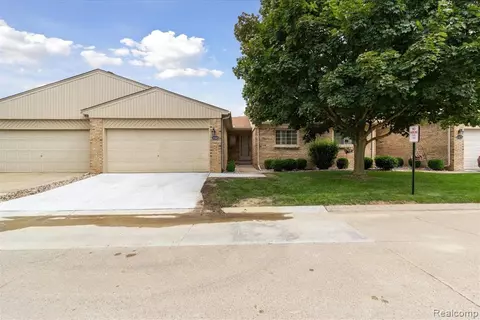 15565 Mary Ct, Clinton Township, MI 48038