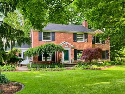 32050 Eastlady Dr, Beverly Hills, MI 48025