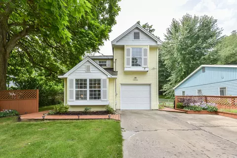 10164 Skeman Rd, Brighton, MI 48114