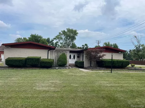 8987 Mortenview Dr, Taylor, MI 48180