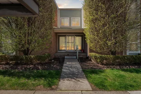 655 Randolph St #204, Northville, MI 48167