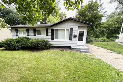 5801 Western Rd, Flint, MI 48506