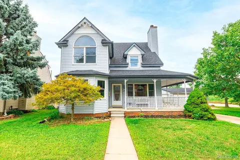 1716 Mckinley St, Wyandotte, MI 48192