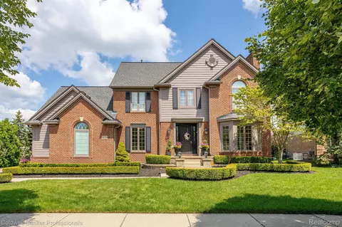 22210 Chase Dr, Novi, MI 48375