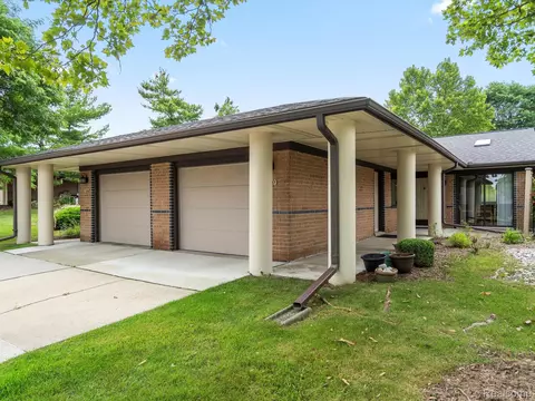 979 Wexford Way, Rochester Hills, MI 48307