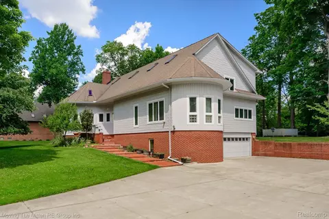 7181 Muerdale, West Bloomfield, MI 48322