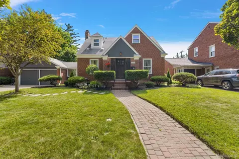 2422 Linwood Ave, Royal Oak, MI 48073