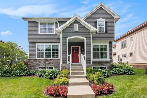 1764 Town Commons Dr, Howell, MI 48855
