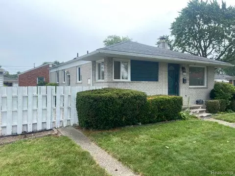 28708 Tawas St, Madison Heights, MI 48071