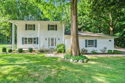 6453 Dalton Dr, Mount Morris, MI 48433