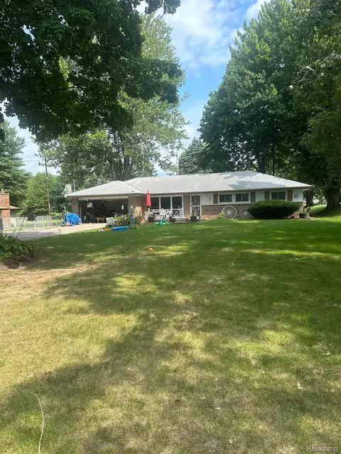 4203 E Stanley Rd, Mount Morris, MI 48458