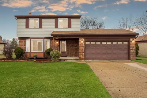 3127 Gloucester Dr, Sterling Heights, MI 48310