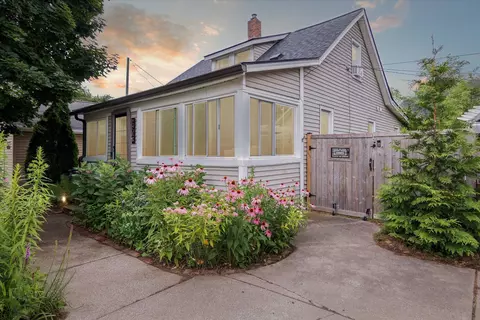 2248 Cass Lake Rd, Keego Harbor, MI 48320