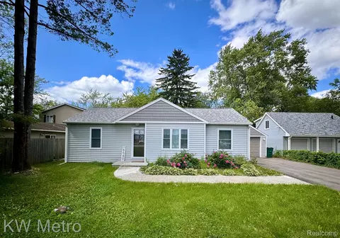 6540 Waldon Rd, Independence, MI 48346