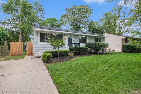 3149 Roselawn St, Commerce, MI 48390