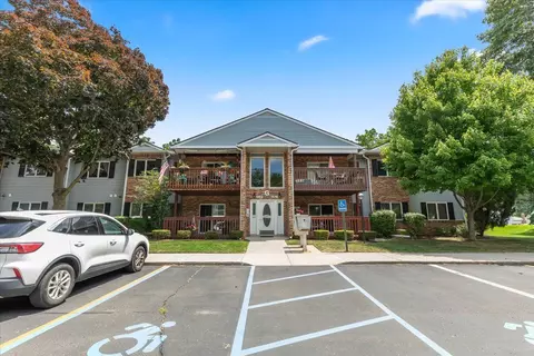 1170 Shoemaker Dr, Westland, MI 48185