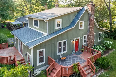 4242 Middledale Ave, West Bloomfield, MI 48323
