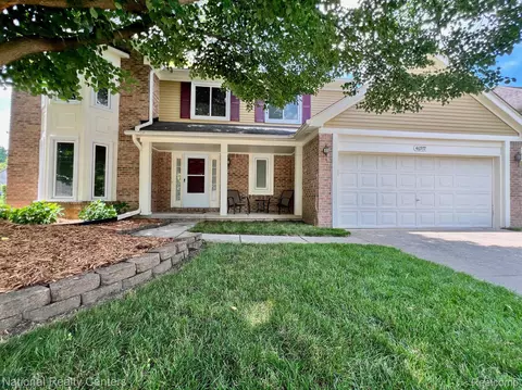46977 Glenhurst Dr, Canton, MI 48187
