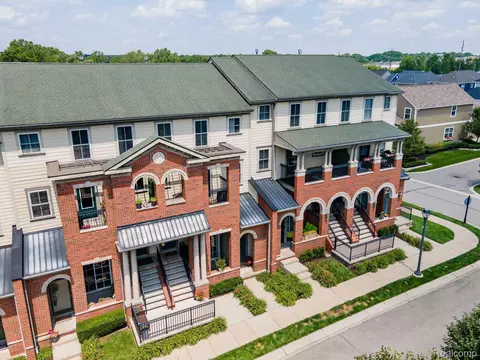 3891 Forester Blvd, Auburn Hills, MI 48326