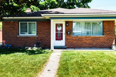 31650 Madison St, Wayne, MI 48184
