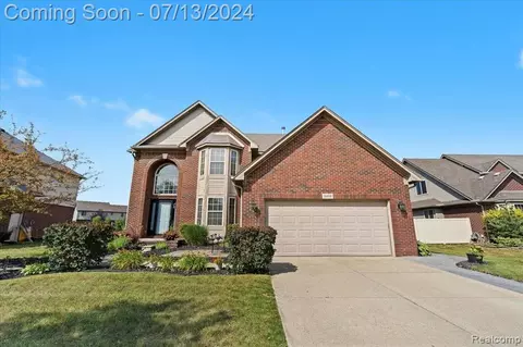 16468 Sugar Maple Dr, Rockwood, MI 48173