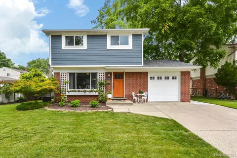 23152 Glenmoor Hts, Farmington Hills, MI 48336