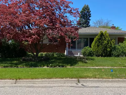 1196 Georgina Dr, Ypsilanti, MI 48198