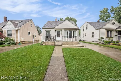1371 Eaton Rd, Berkley, MI 48072