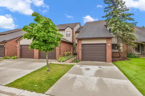 6660 Ridgefield Cir UNIT 204, West Bloomfield, MI 48322