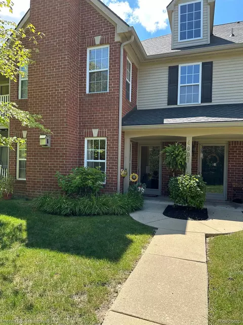 4007 Berkeley Ave, Canton, MI 48188