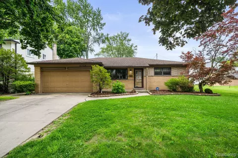 2338 Walter Ave, Warren, MI 48092