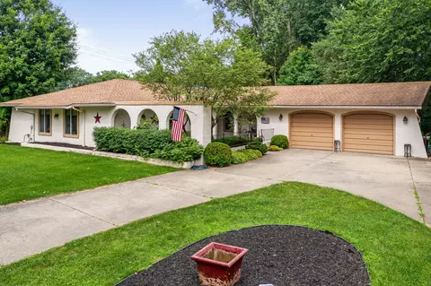 34252 Parkgrove Dr, Westland, MI 48185