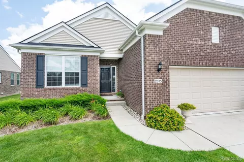 2315 Monte Vis, Orion, MI 48360