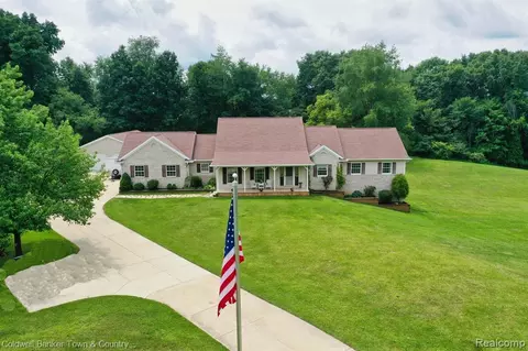 3641 Eager Rd, Howell, MI 48855 photo 1