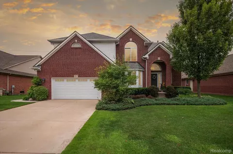14597 Barton Dr, Washington, MI 48094
