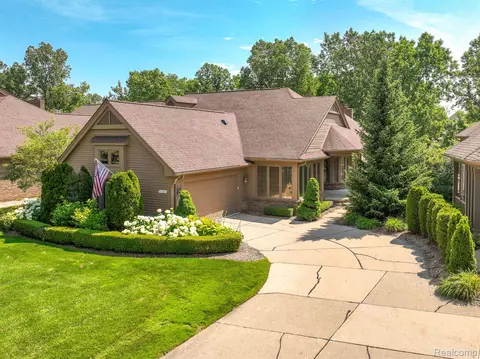 13648 Eaton Dr, Plymouth, MI 48170