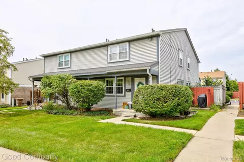 63 Beechwoode Ln, Pontiac, MI 48340