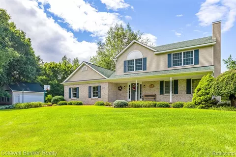 11181 Youngstree Ct, Davisburg, MI 48350