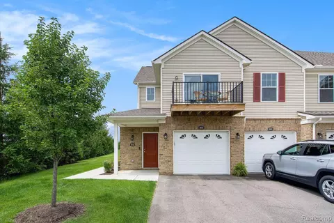 9916 Ridge Run St, Howell, MI 48855