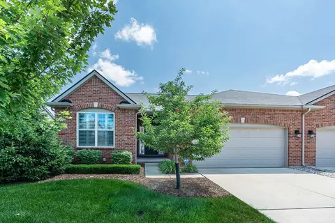 40558 Turnberry Dr, Sterling Heights, MI 48310