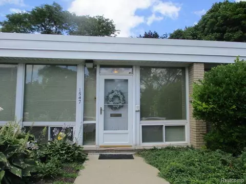 1547 Chateaufort, Detroit, MI 48207