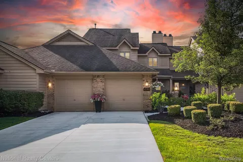47704 Blue Heron Dr S, Northville, MI 48168