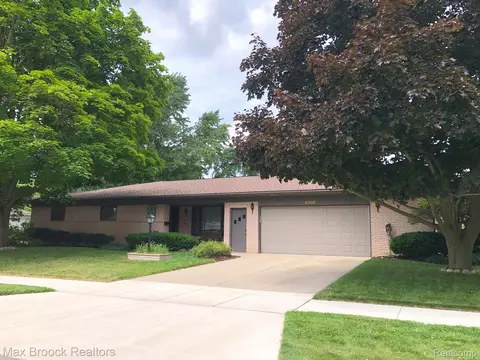 6707 Powers Crt Ct, Shelby Township, MI 48317