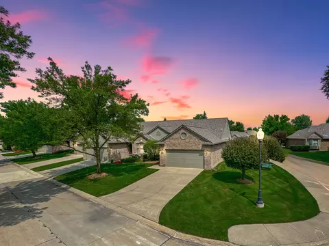 4439 Glenoaks Crt Ct, Warren, MI 48092